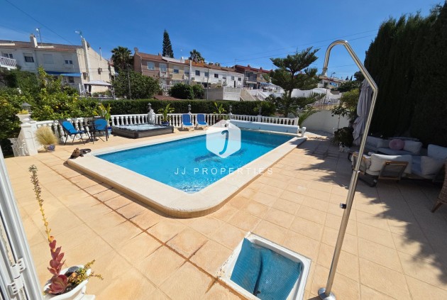 D'occasion - Chalet -
Torrevieja - Los Balcones