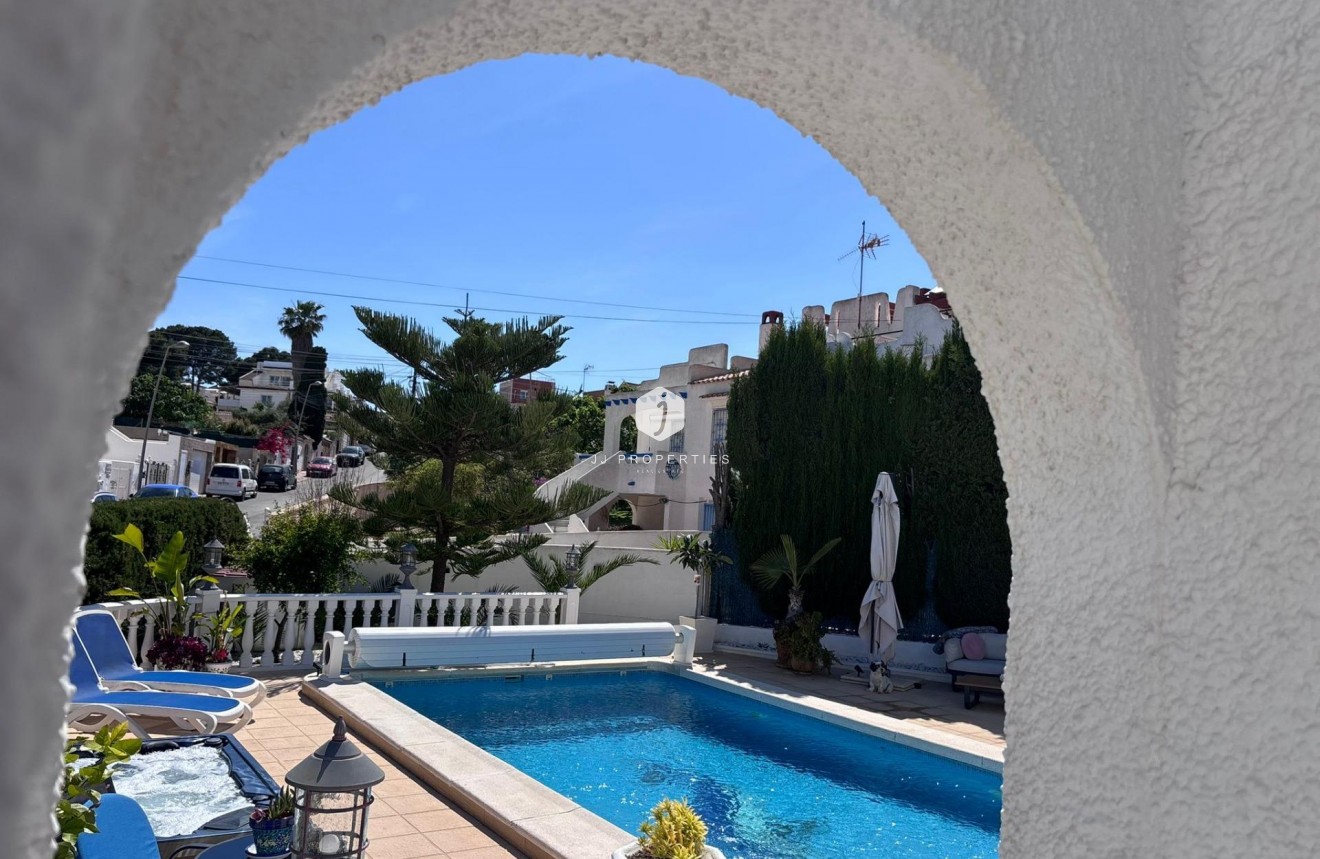 D'occasion - Chalet -
Torrevieja - Los Balcones