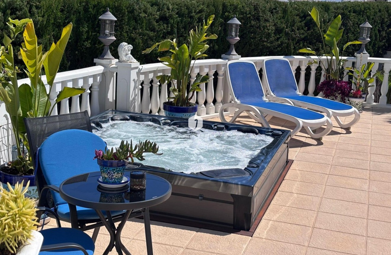D'occasion - Chalet -
Torrevieja - Los Balcones