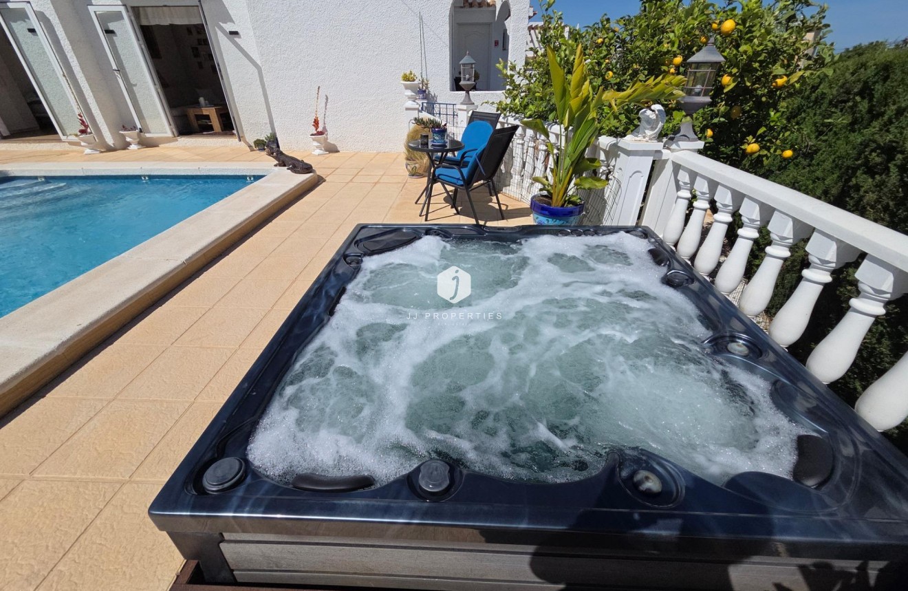 D'occasion - Chalet -
Torrevieja - Los Balcones