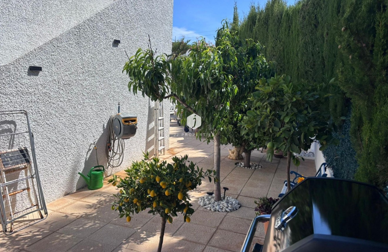 D'occasion - Chalet -
Torrevieja - Los Balcones