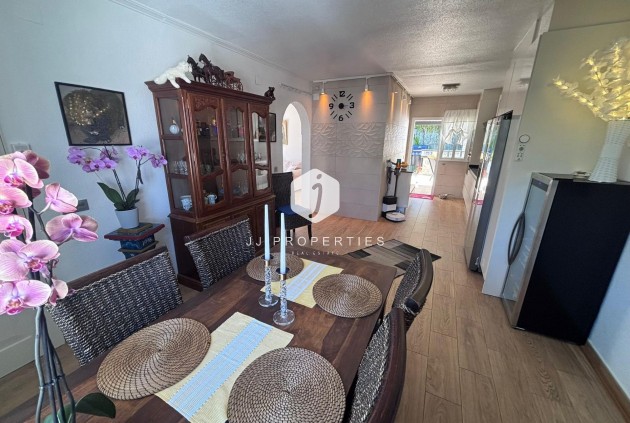 D'occasion - Chalet -
Torrevieja - Los Balcones