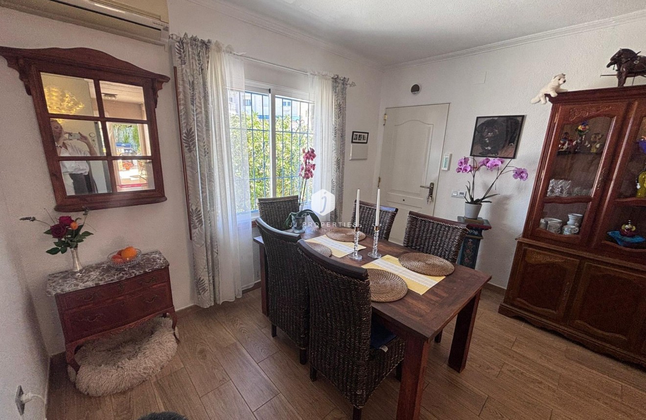 D'occasion - Chalet -
Torrevieja - Los Balcones