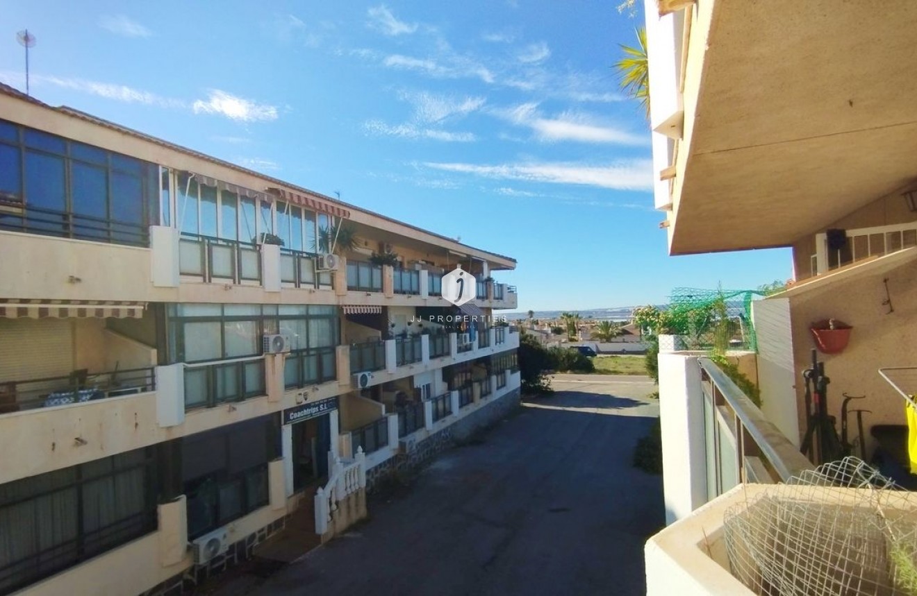 Resale - Apartment / flat -
Torrevieja - Costa Blanca
