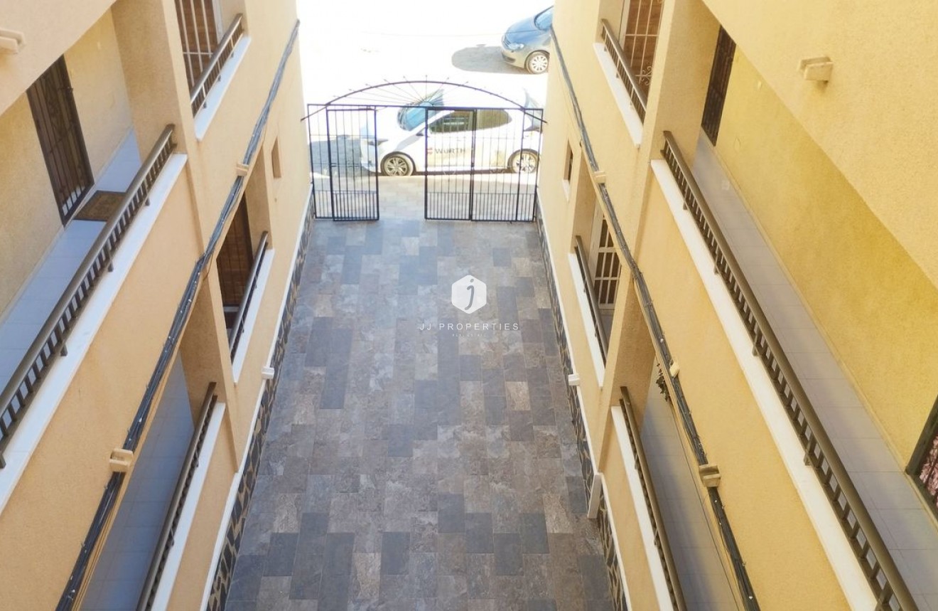 Resale - Apartment / flat -
Torrevieja - Costa Blanca