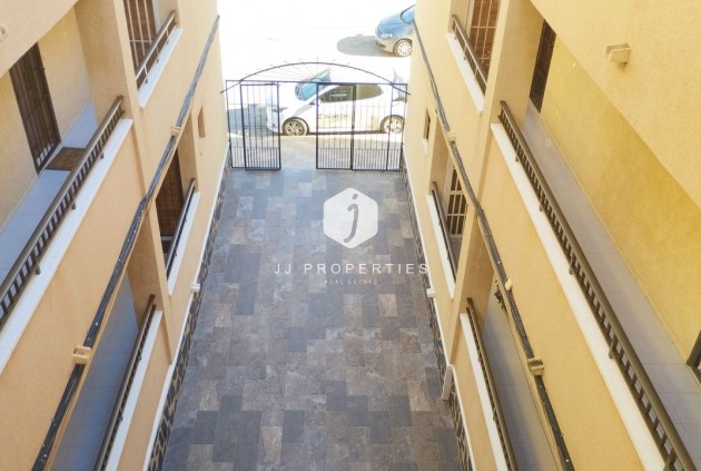 Resale - Apartment / flat -
Torrevieja - Costa Blanca
