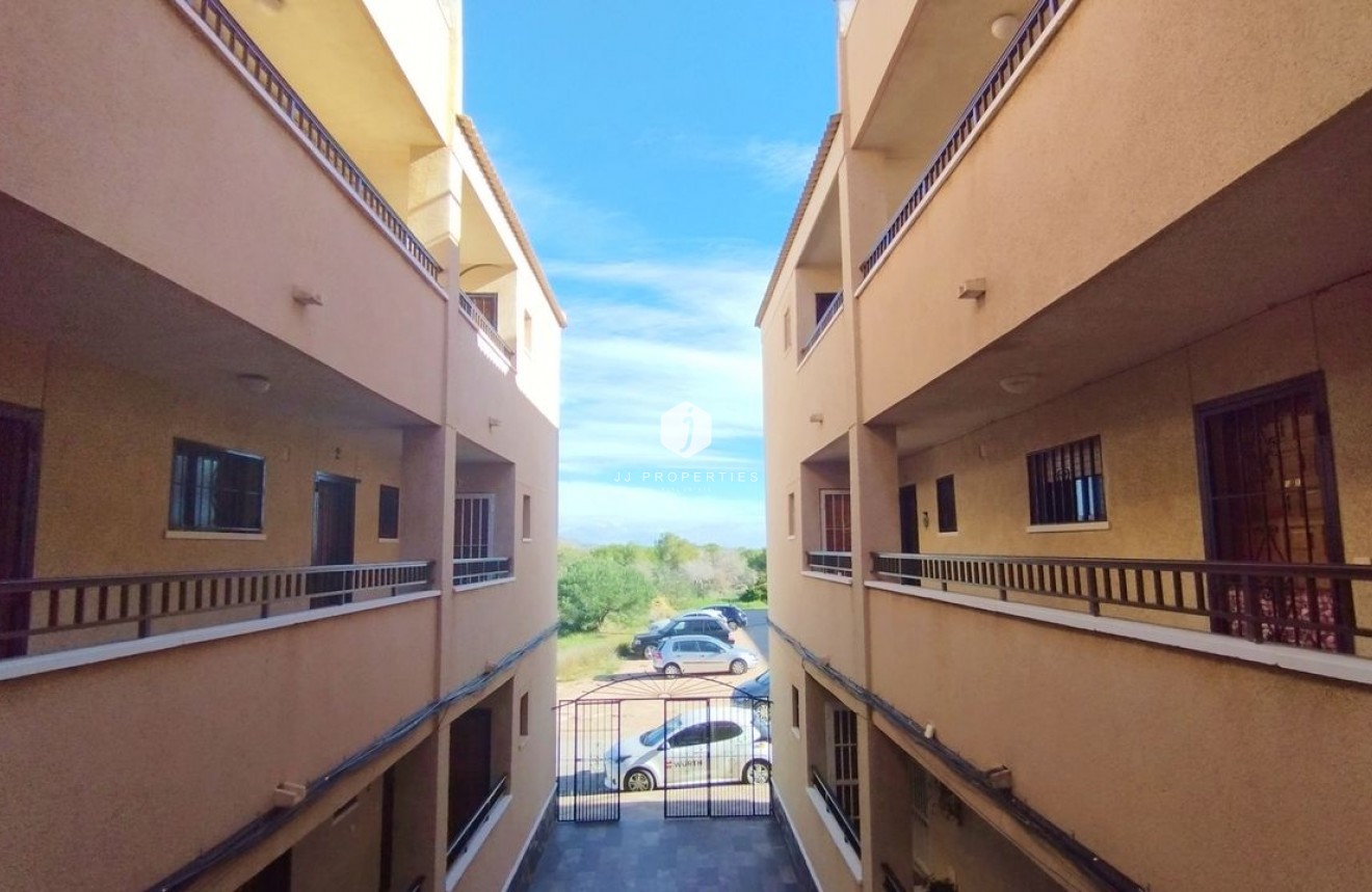 Resale - Apartment / flat -
Torrevieja - Costa Blanca