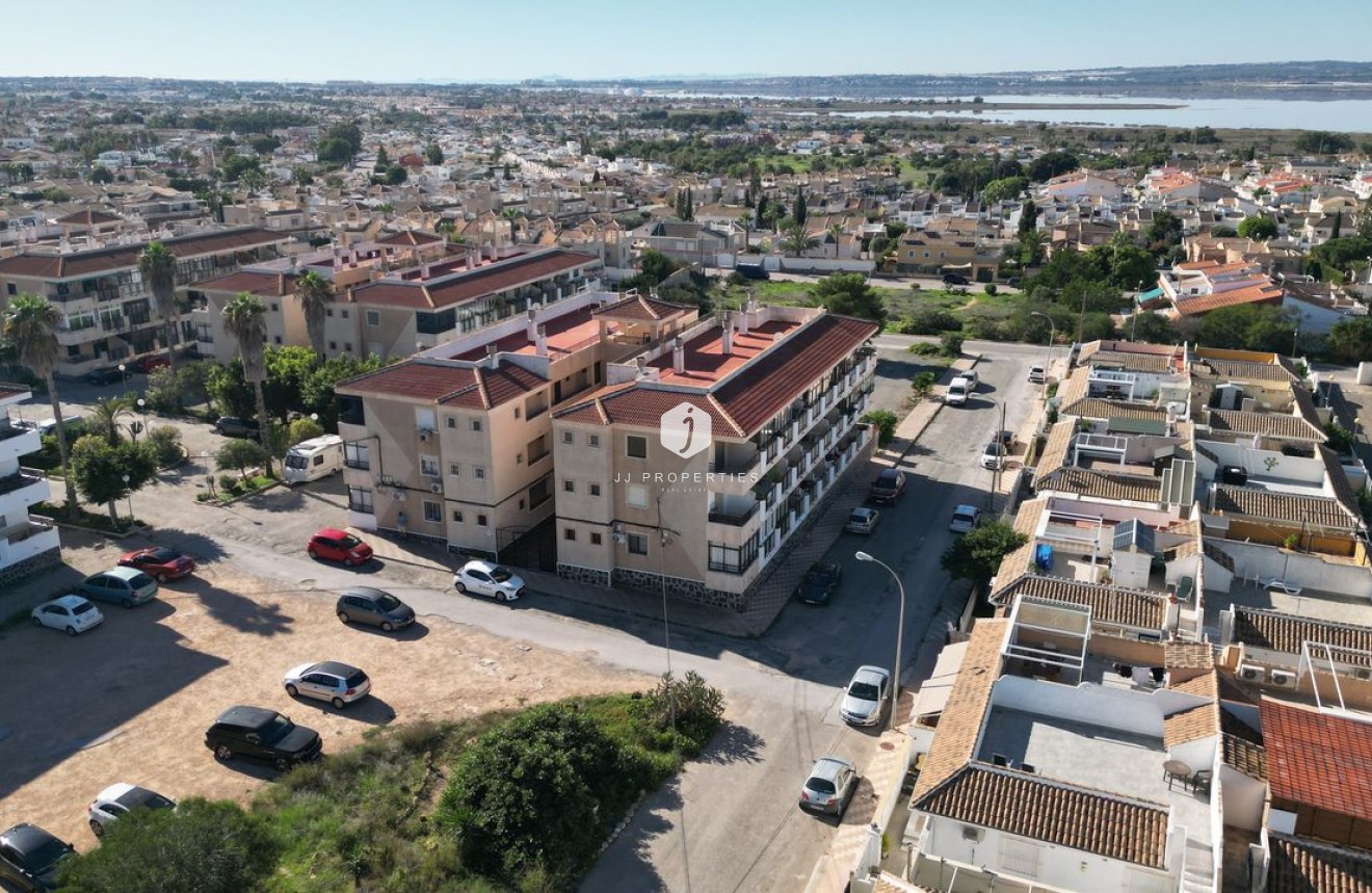 Resale - Apartment / flat -
Torrevieja - Costa Blanca