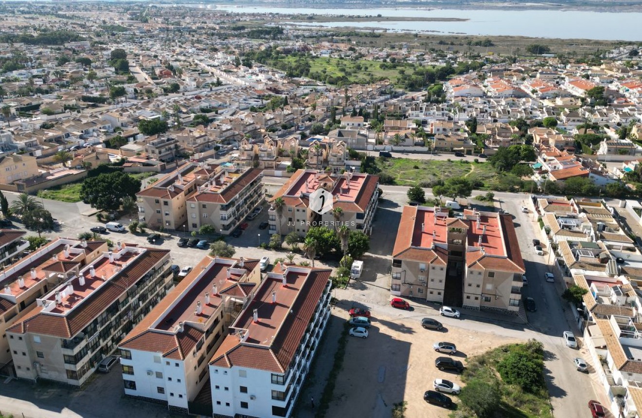 Resale - Apartment / flat -
Torrevieja - Costa Blanca