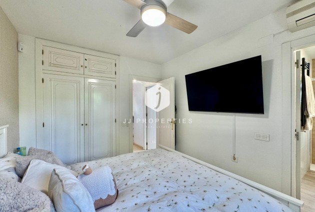 Aus zweiter Hand - Bungalow -
Orihuela Costa - Villamartín-las Filipinas