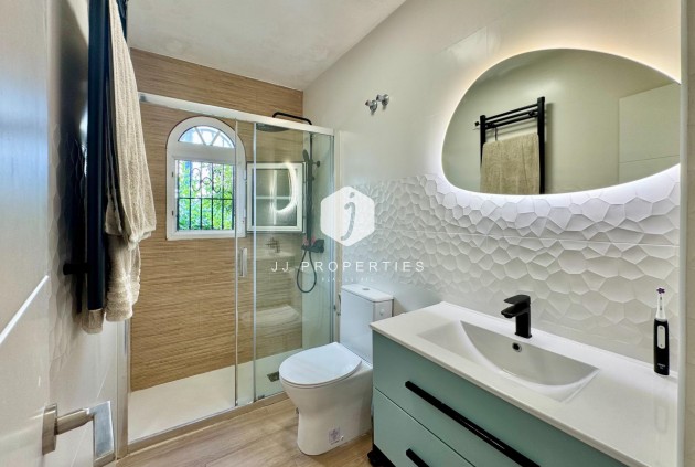 Aus zweiter Hand - Bungalow -
Orihuela Costa - Villamartín-las Filipinas