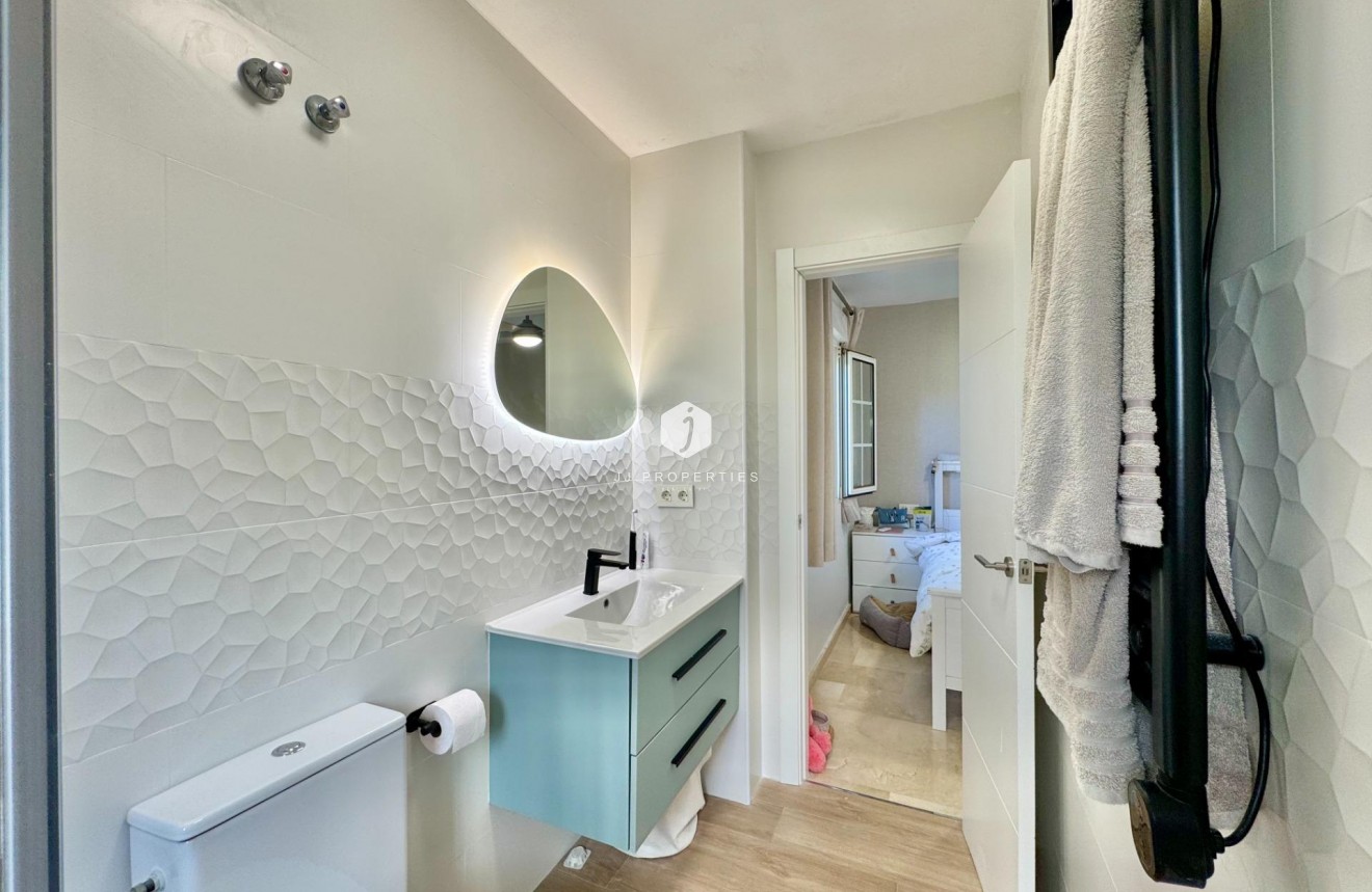 Aus zweiter Hand - Bungalow -
Orihuela Costa - Villamartín-las Filipinas
