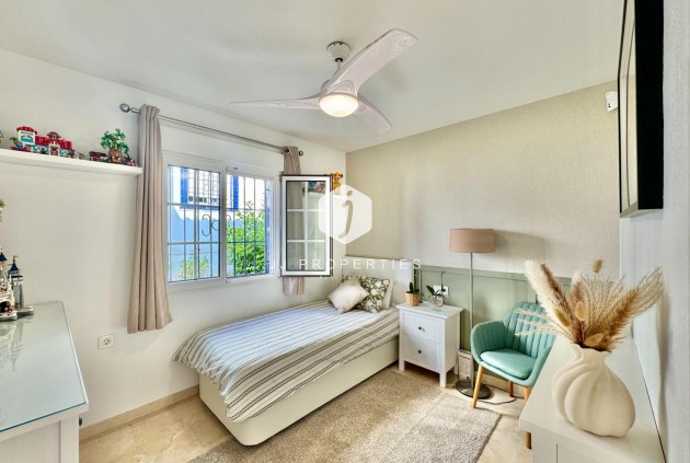 Aus zweiter Hand - Bungalow -
Orihuela Costa - Villamartín-las Filipinas