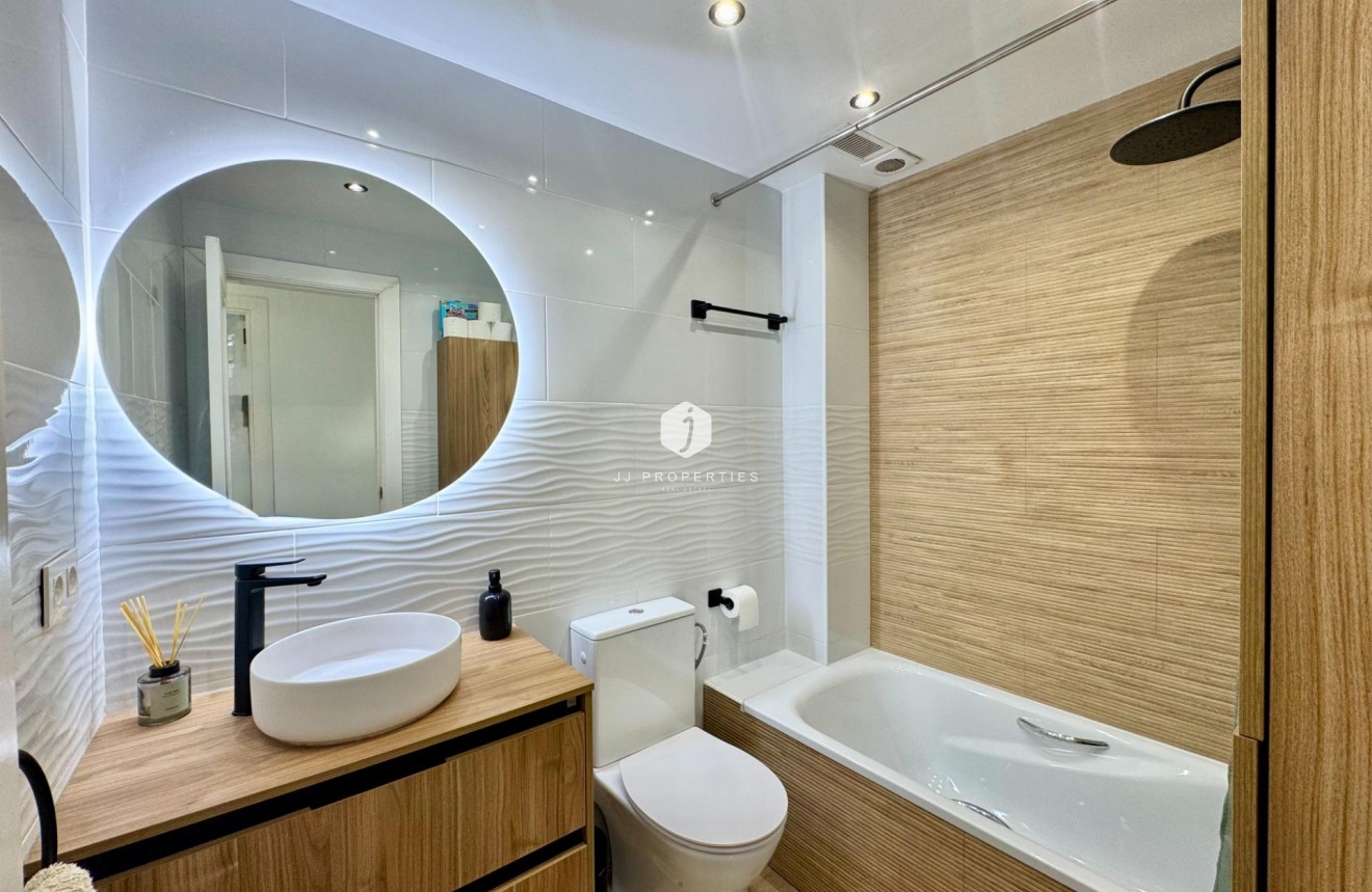 Aus zweiter Hand - Bungalow -
Orihuela Costa - Villamartín-las Filipinas