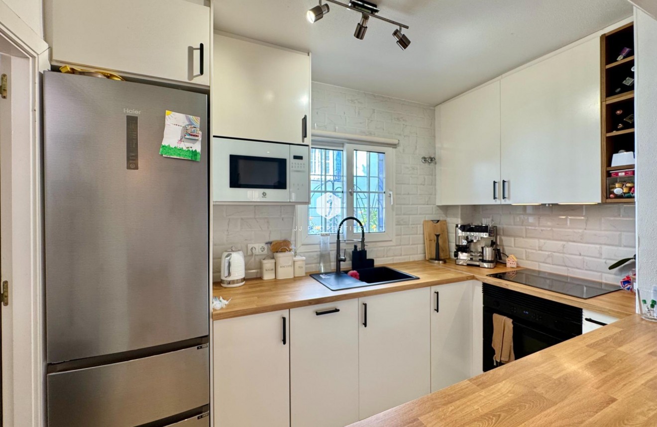 Aus zweiter Hand - Bungalow -
Orihuela Costa - Villamartín-las Filipinas
