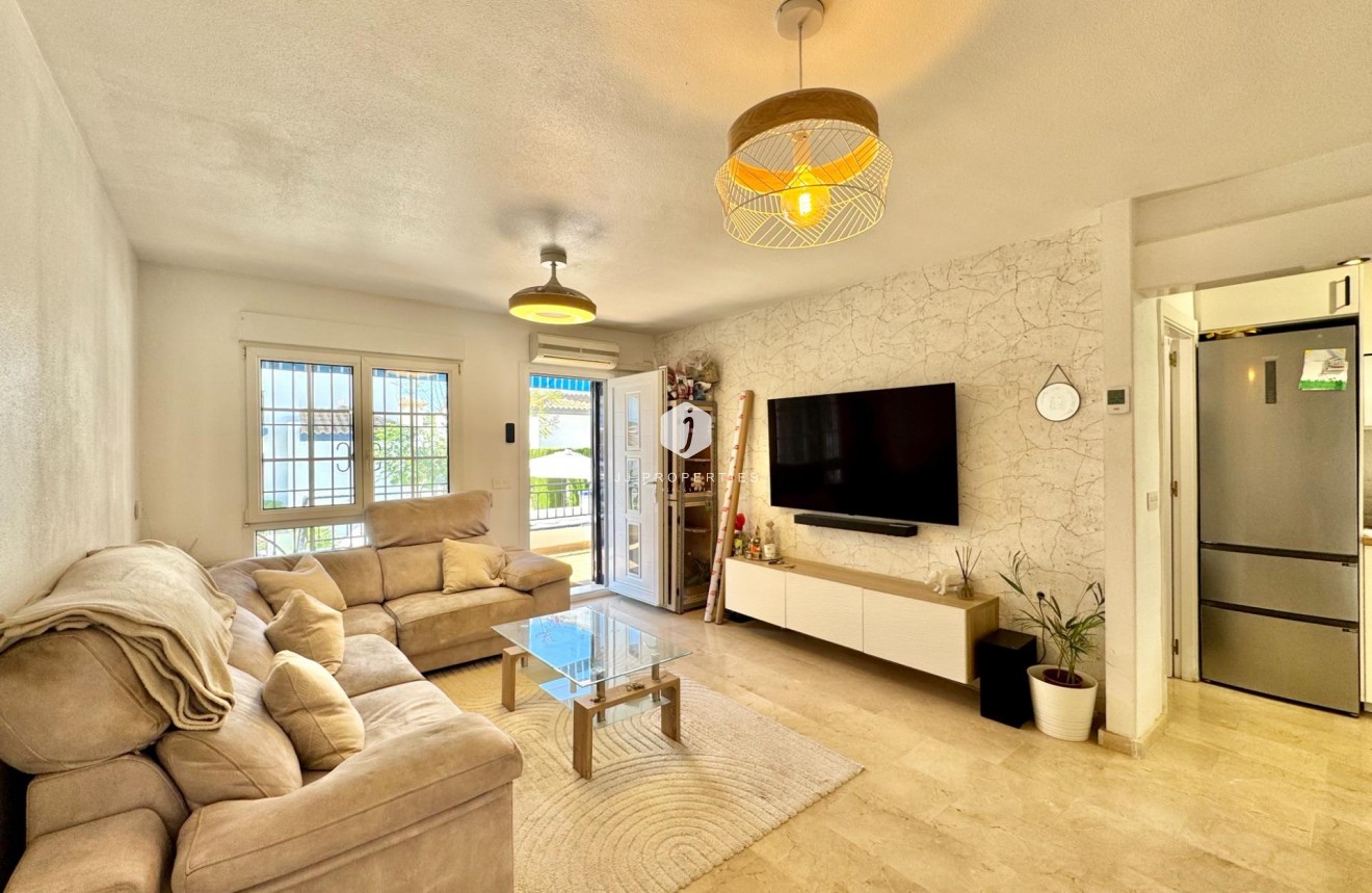 Aus zweiter Hand - Bungalow -
Orihuela Costa - Villamartín-las Filipinas