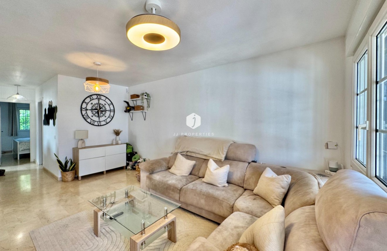 Aus zweiter Hand - Bungalow -
Orihuela Costa - Villamartín-las Filipinas