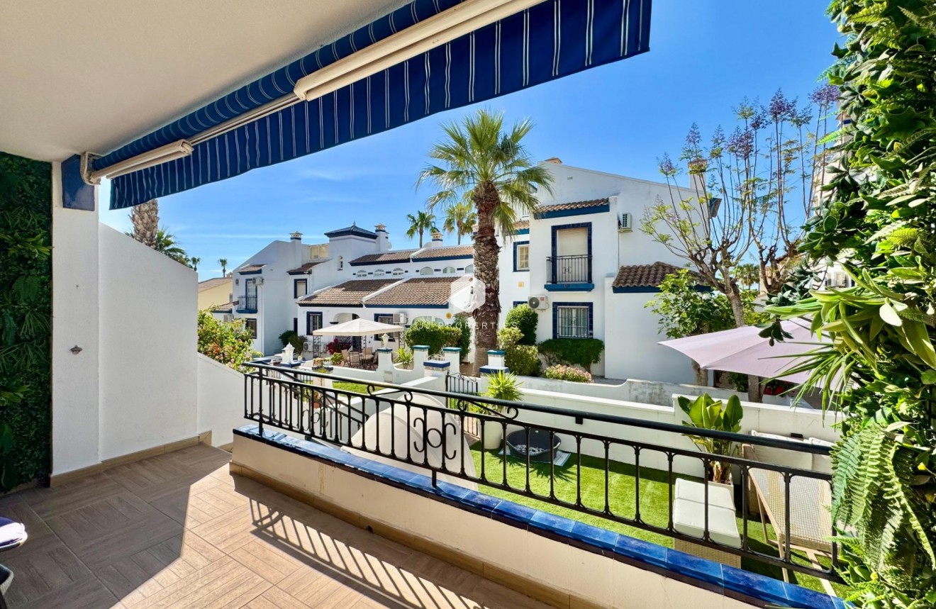 Aus zweiter Hand - Bungalow -
Orihuela Costa - Villamartín-las Filipinas