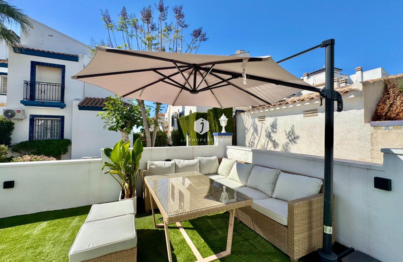 Aus zweiter Hand - Bungalow -
Orihuela Costa - Villamartín-las Filipinas
