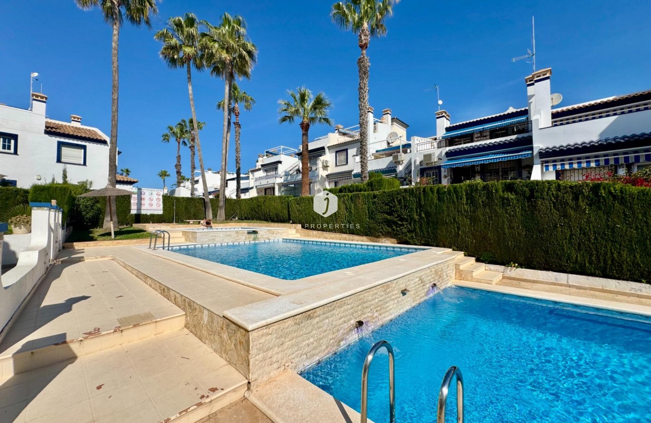 Aus zweiter Hand - Bungalow -
Orihuela Costa - Villamartín-las Filipinas