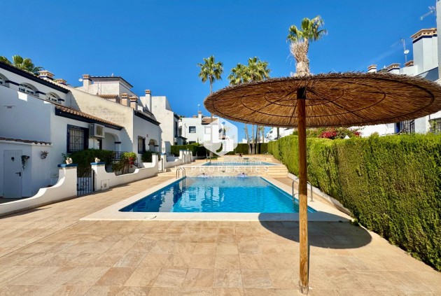 Aus zweiter Hand - Bungalow -
Orihuela Costa - Villamartín-las Filipinas