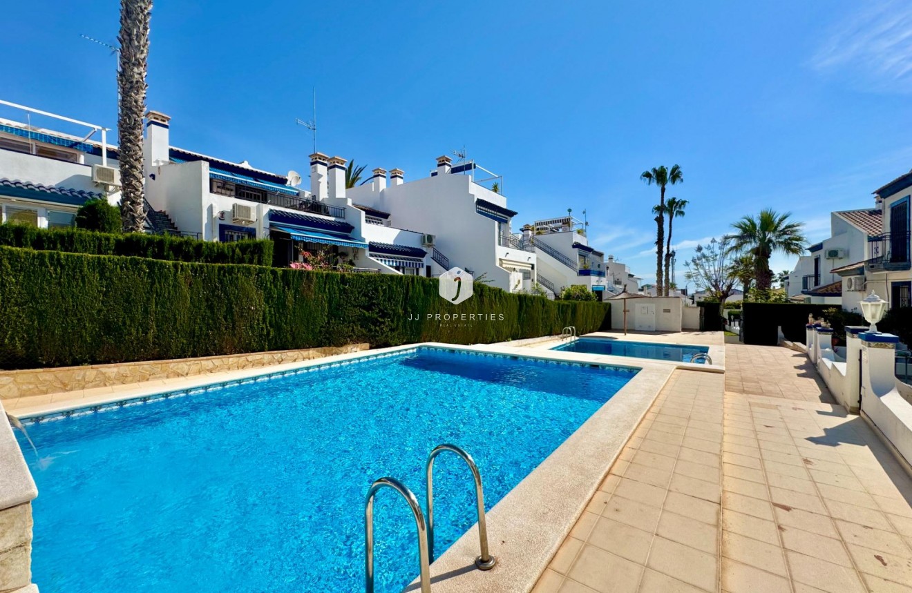 Aus zweiter Hand - Bungalow -
Orihuela Costa - Villamartín-las Filipinas