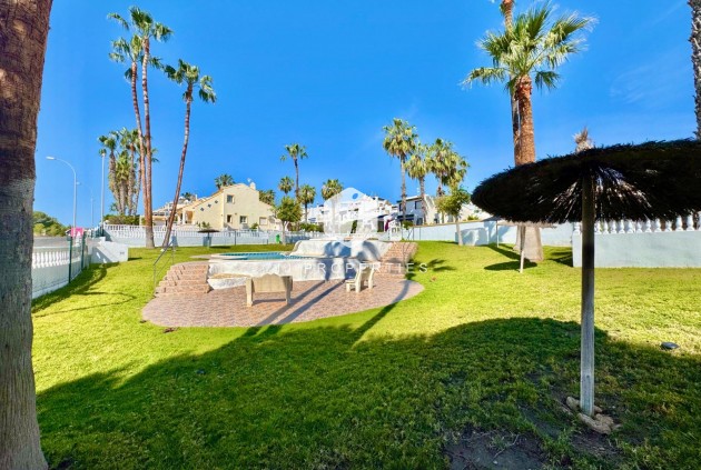 Aus zweiter Hand - Bungalow -
Orihuela Costa - Villamartín-las Filipinas