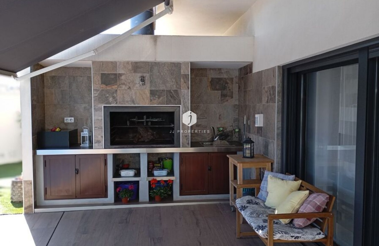 D'occasion - Villa -
Daya Nueva - Costa Blanca
