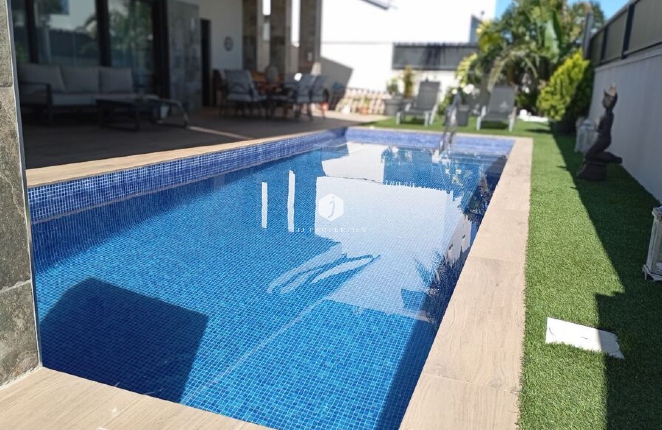 D'occasion - Villa -
Daya Nueva - Costa Blanca