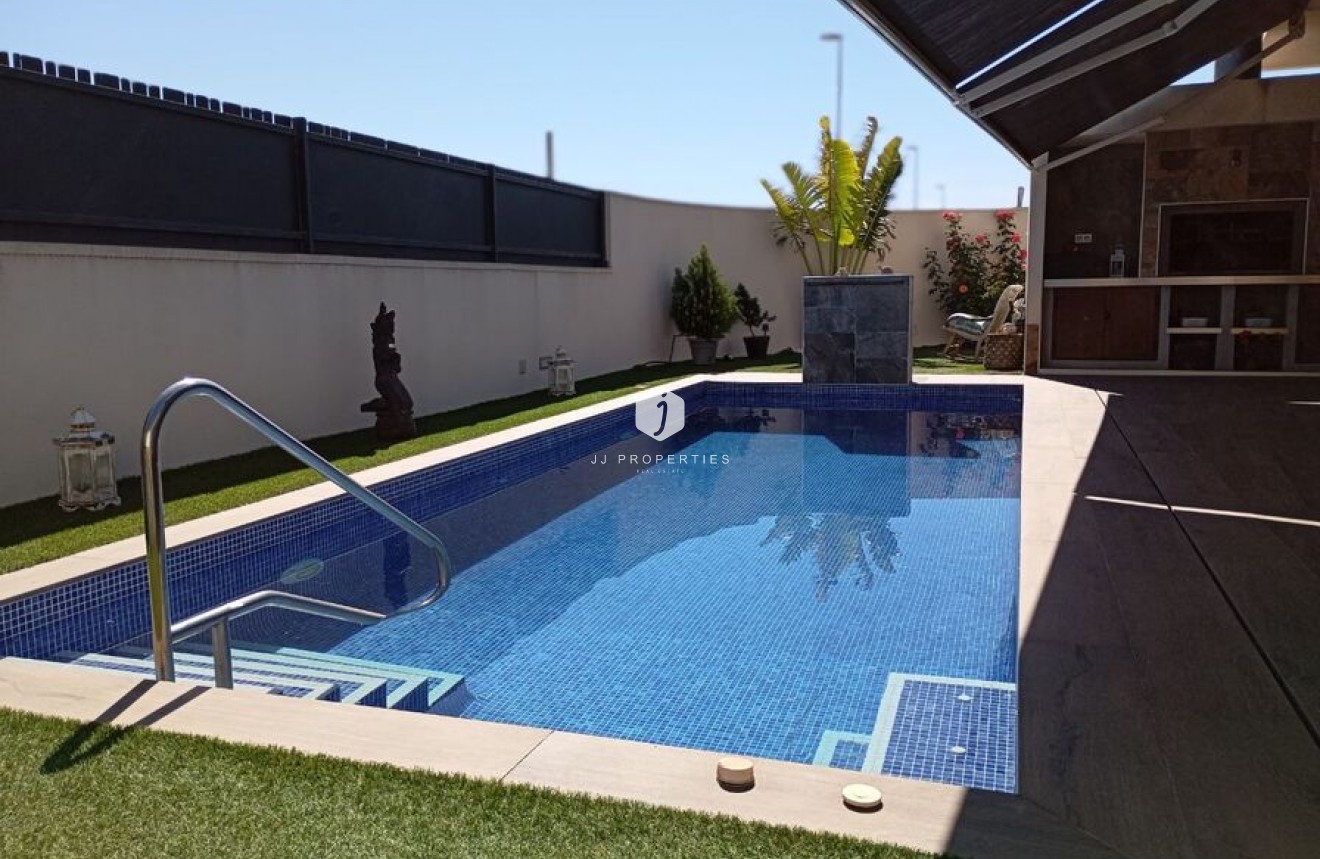 D'occasion - Villa -
Daya Nueva - Costa Blanca