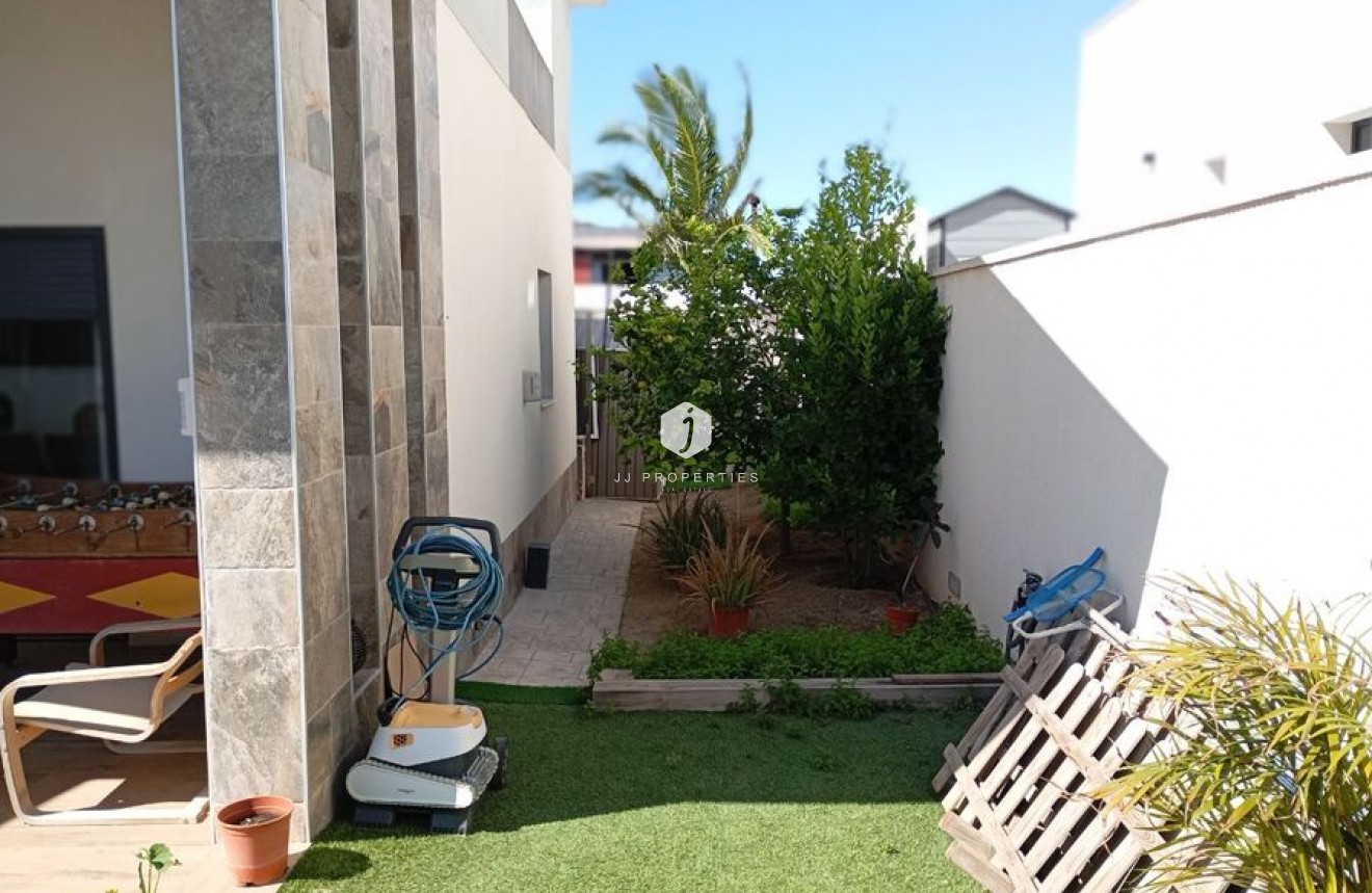 D'occasion - Villa -
Daya Nueva - Costa Blanca