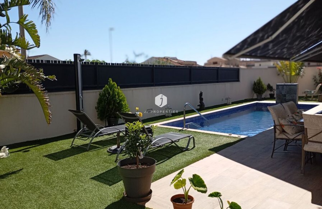 D'occasion - Villa -
Daya Nueva - Costa Blanca