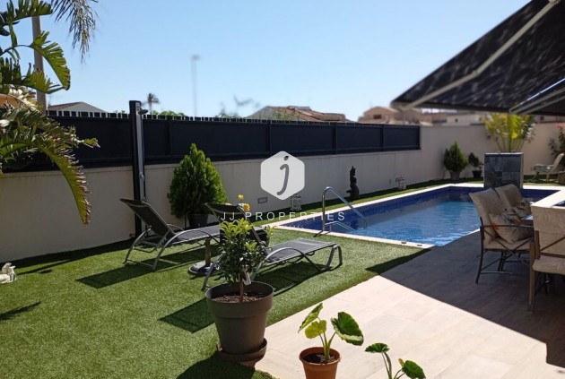 D'occasion - Villa -
Daya Nueva - Costa Blanca