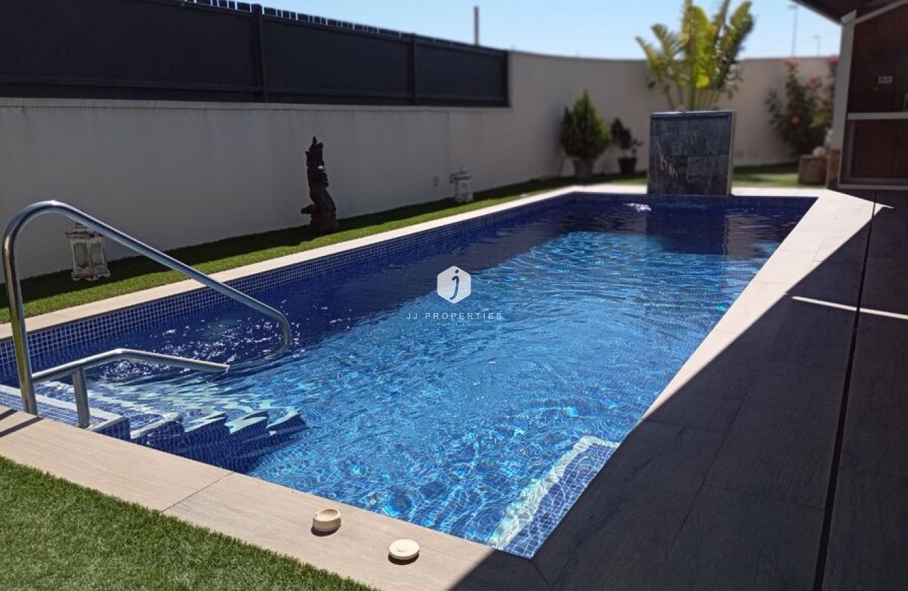 D'occasion - Villa -
Daya Nueva - Costa Blanca