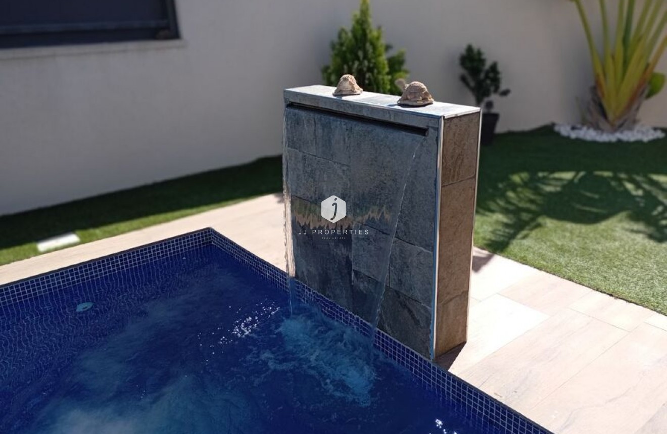 D'occasion - Villa -
Daya Nueva - Costa Blanca