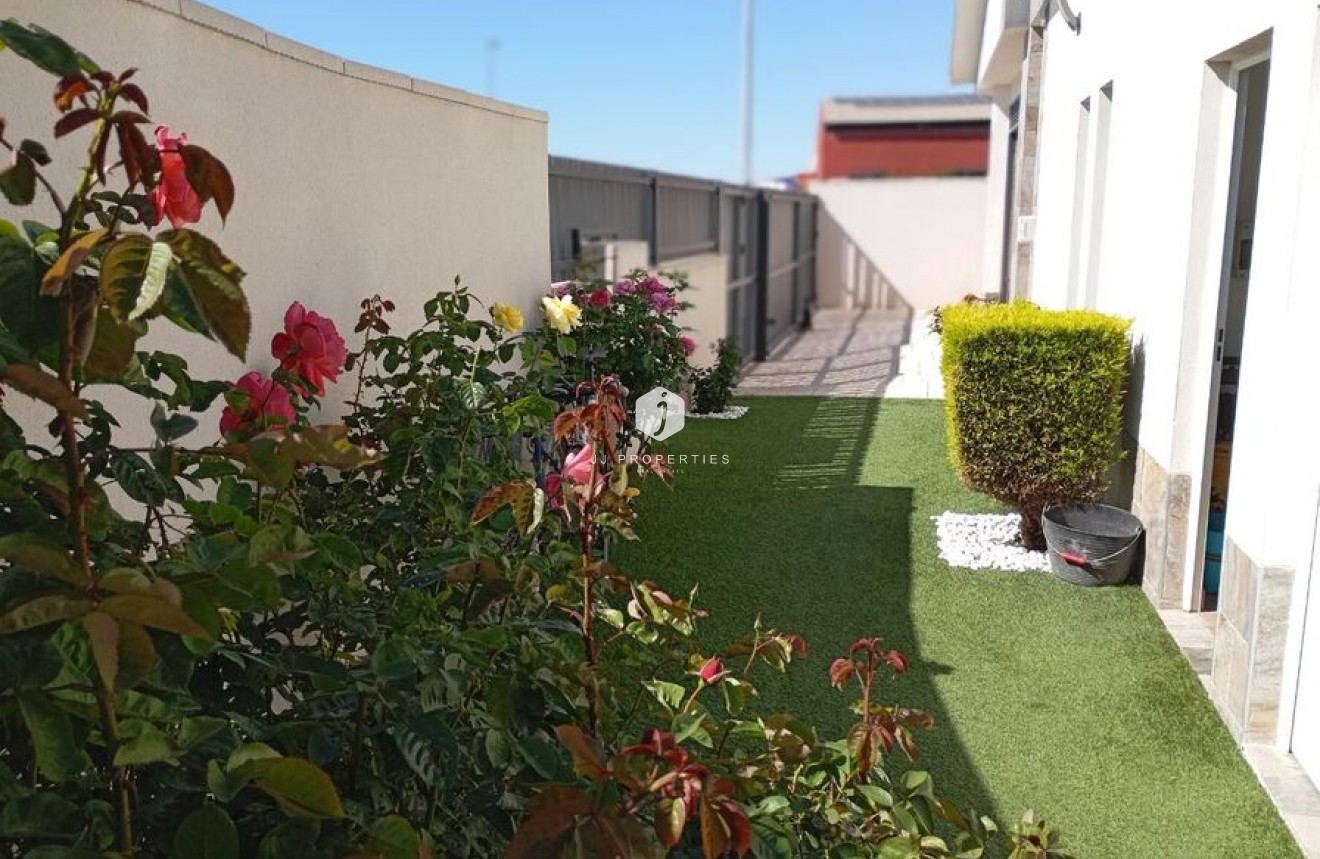 D'occasion - Villa -
Daya Nueva - Costa Blanca