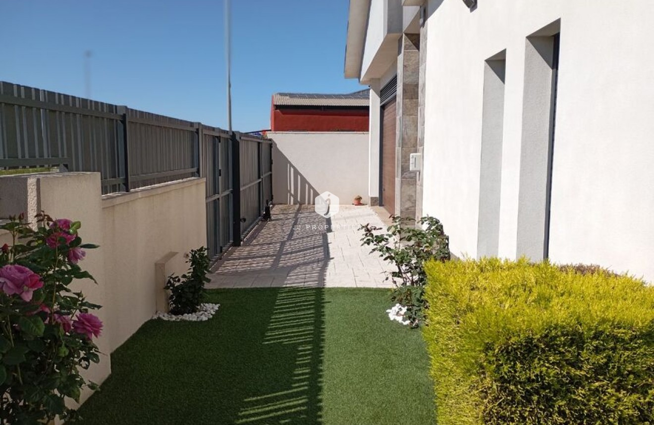 D'occasion - Villa -
Daya Nueva - Costa Blanca