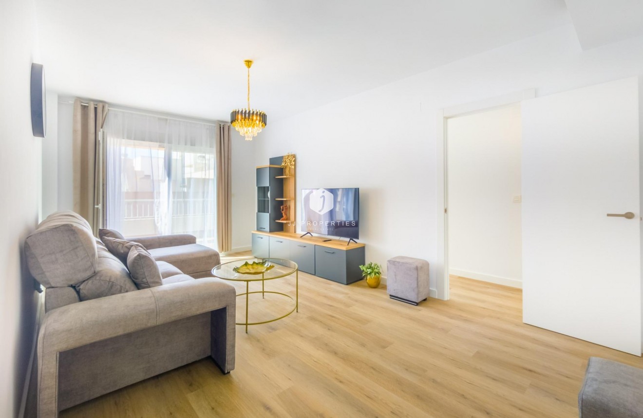 D'occasion - Appartement -
Torrevieja - Playa del Cura