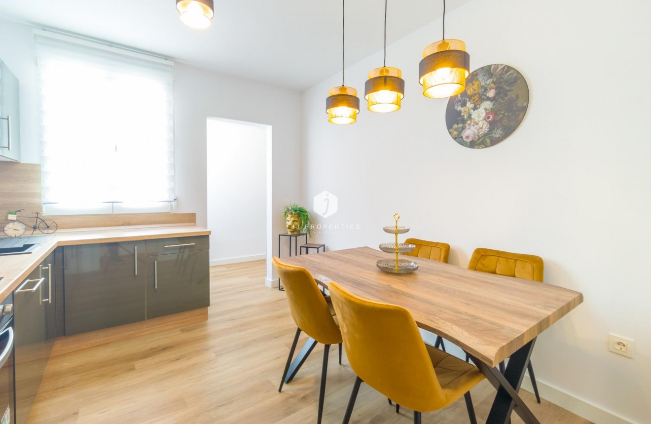 D'occasion - Appartement -
Torrevieja - Playa del Cura