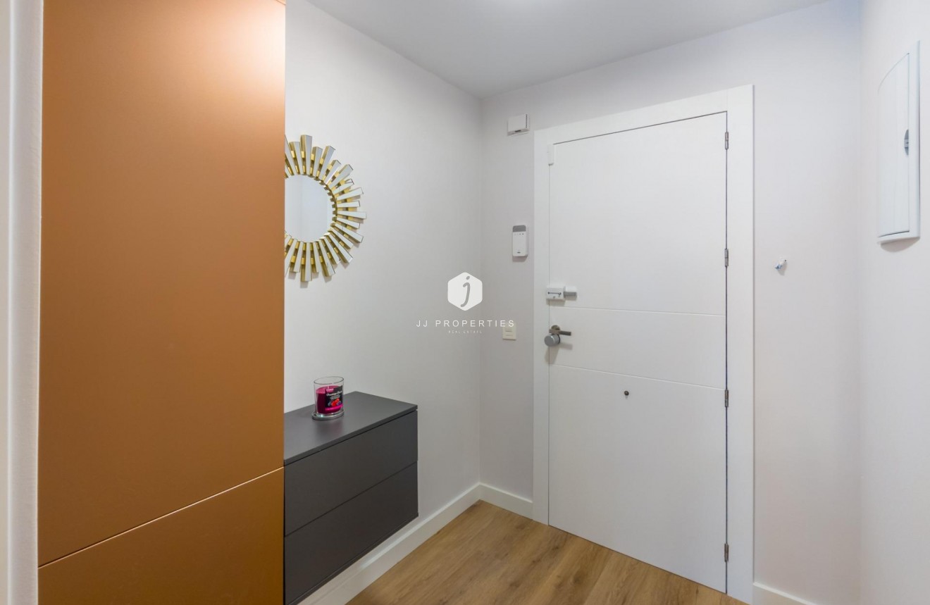D'occasion - Appartement -
Torrevieja - Playa del Cura