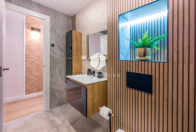 D'occasion - Appartement -
Torrevieja - Playa del Cura