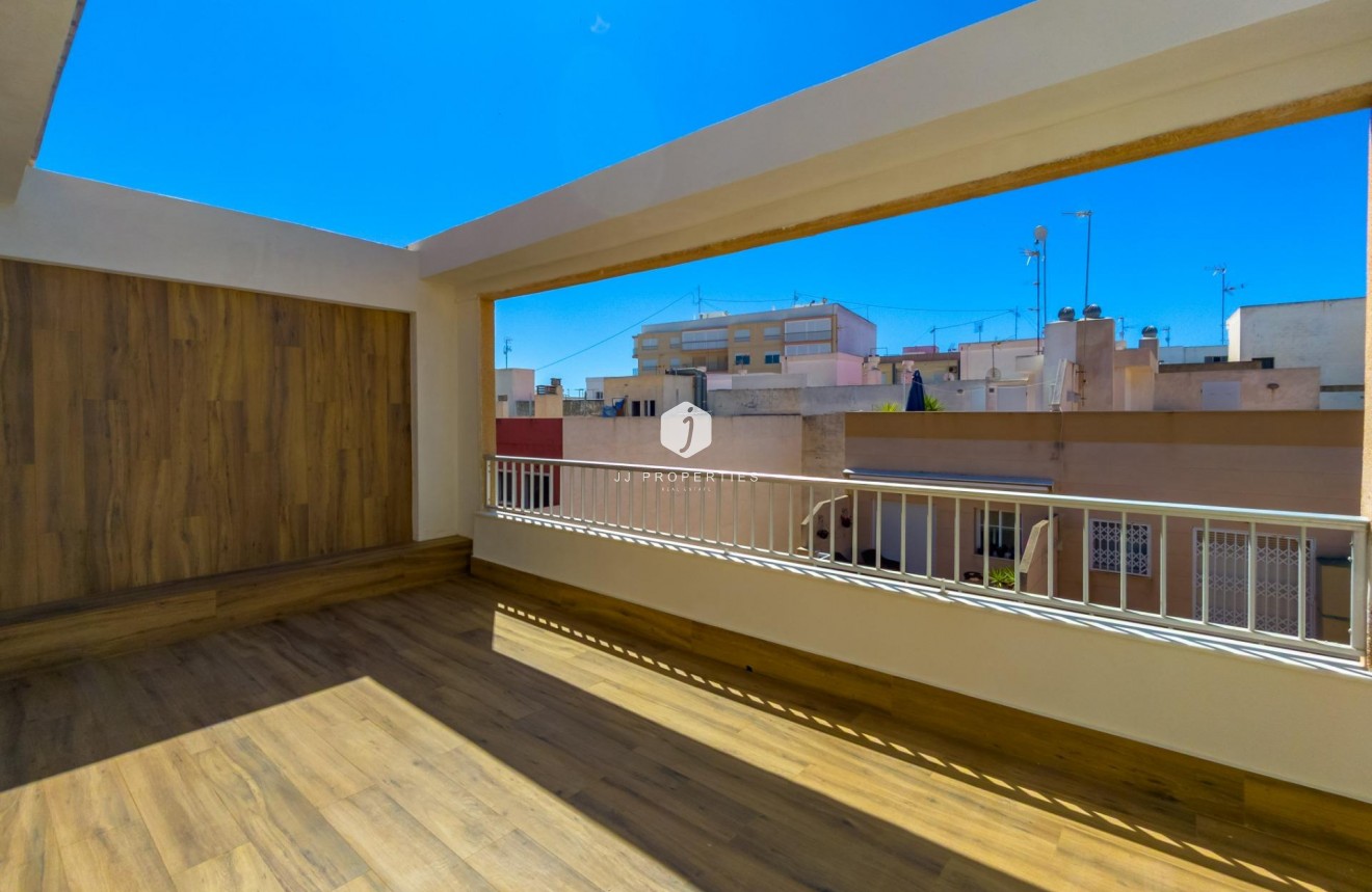 D'occasion - Appartement -
Torrevieja - Playa del Cura