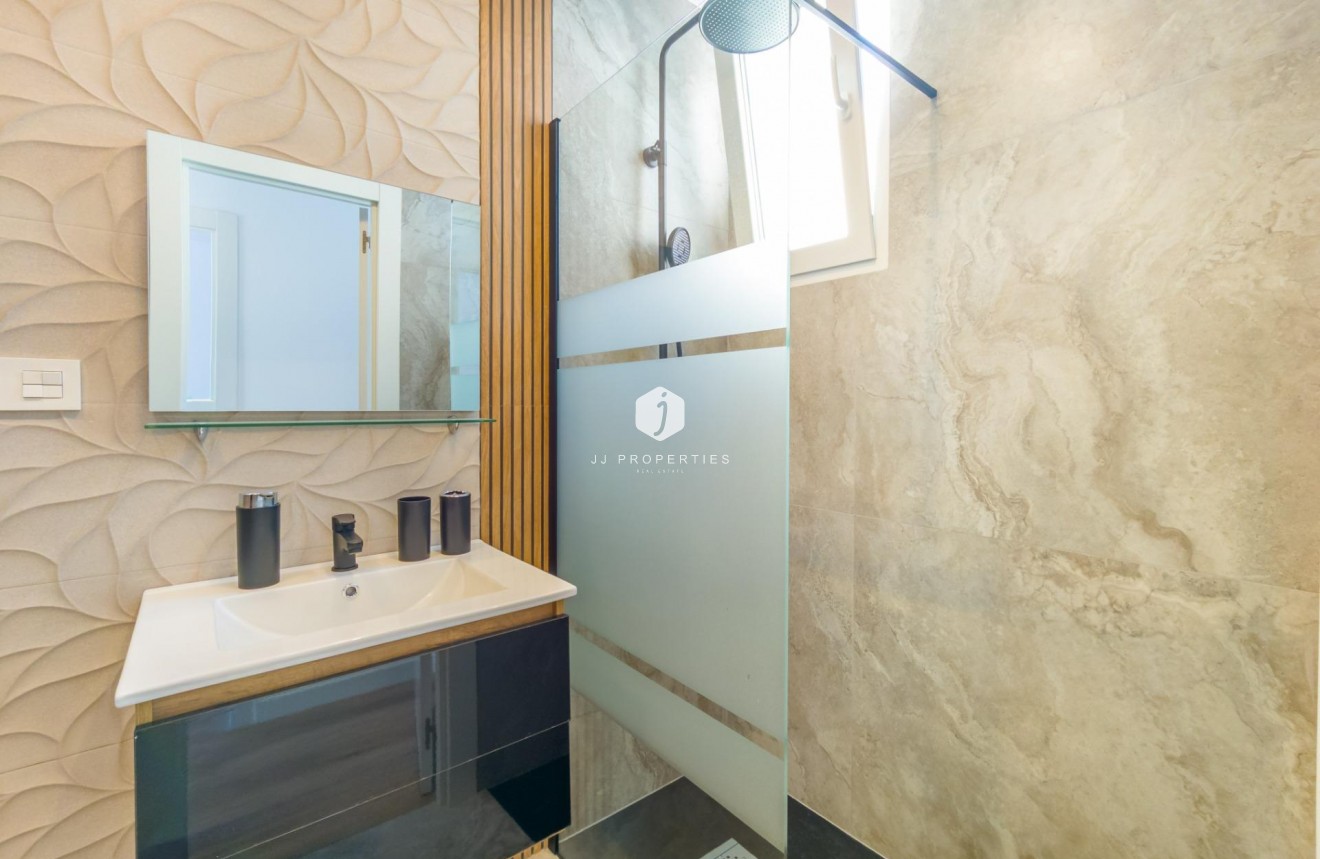 D'occasion - Appartement -
Torrevieja - Playa del Cura