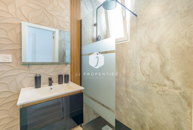 D'occasion - Appartement -
Torrevieja - Playa del Cura