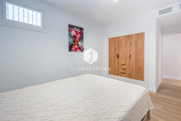 D'occasion - Appartement -
Torrevieja - Playa del Cura