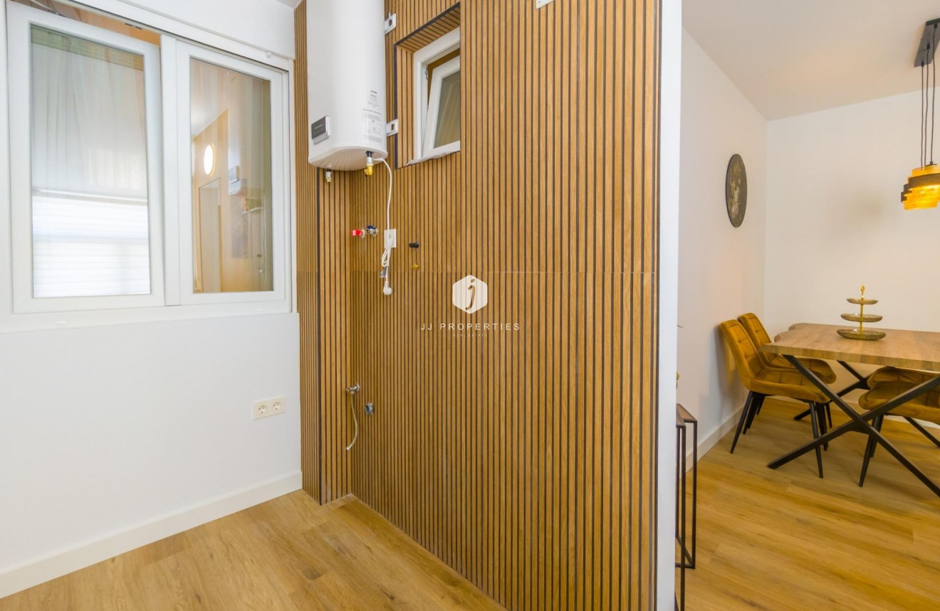 D'occasion - Appartement -
Torrevieja - Playa del Cura
