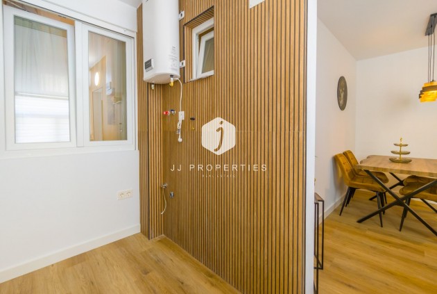 D'occasion - Appartement -
Torrevieja - Playa del Cura