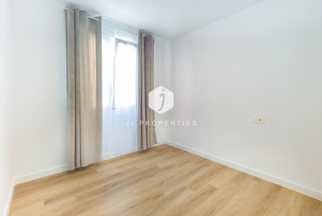 D'occasion - Appartement -
Torrevieja - Playa del Cura