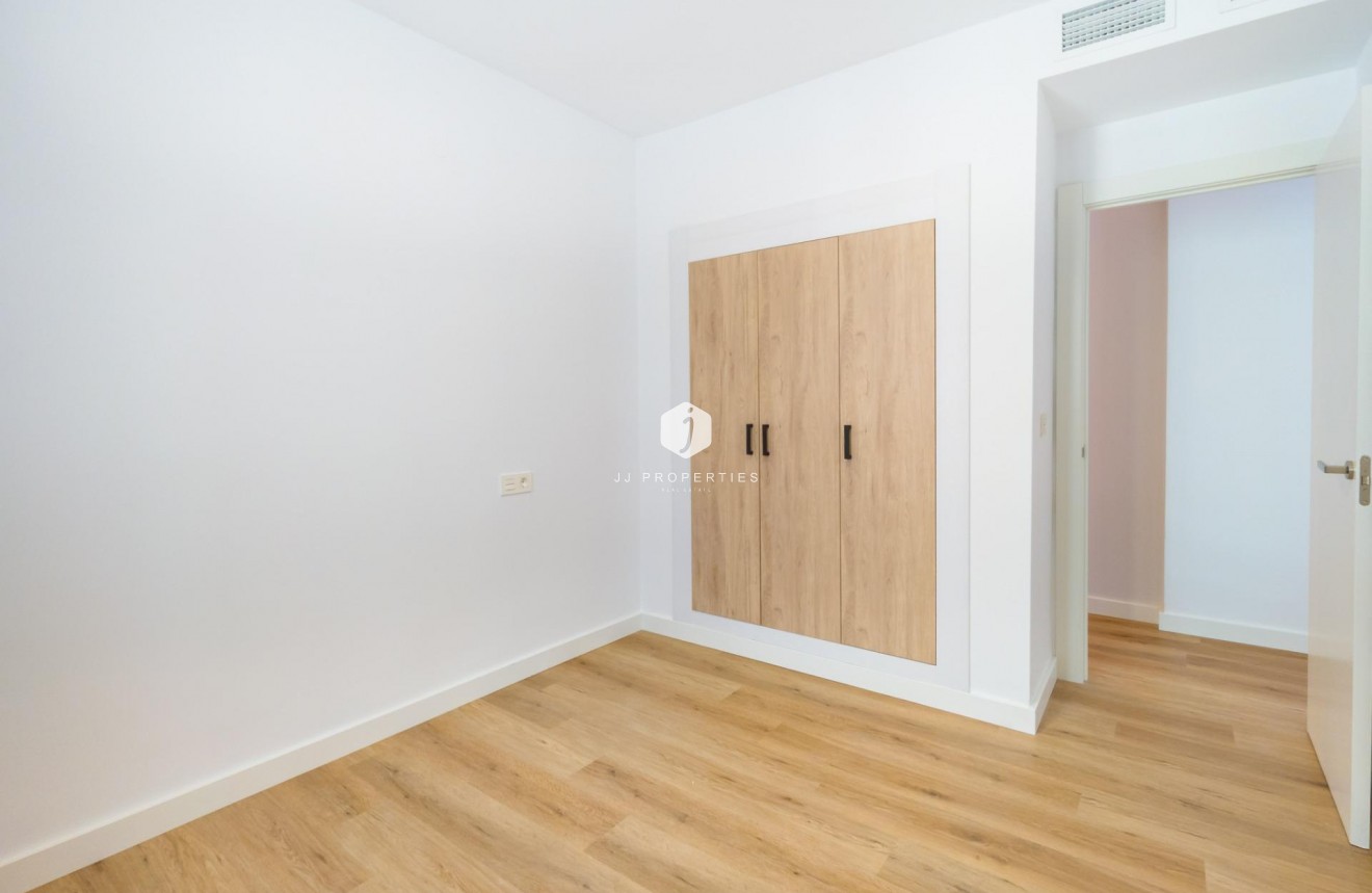 D'occasion - Appartement -
Torrevieja - Playa del Cura