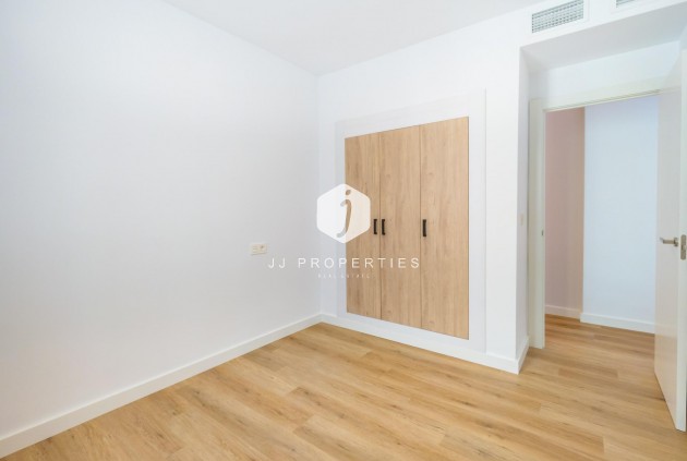 D'occasion - Appartement -
Torrevieja - Playa del Cura